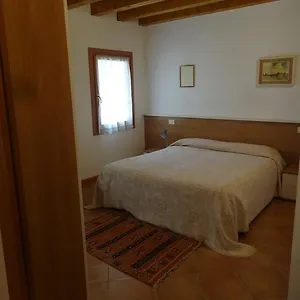 ca-francine.hotelinveneto.com/
