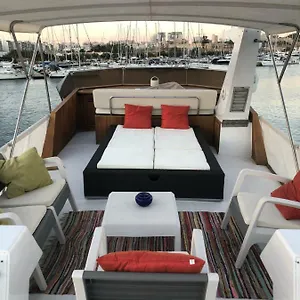 Úszó hotel Johnny M Yacht, Ta Xbiex