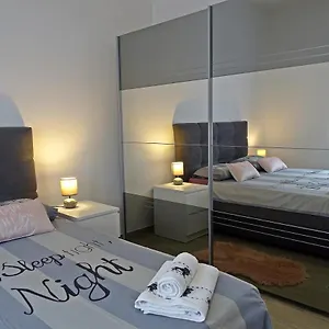 apartments-denis-opatija.primorje-gorskikotar.com/